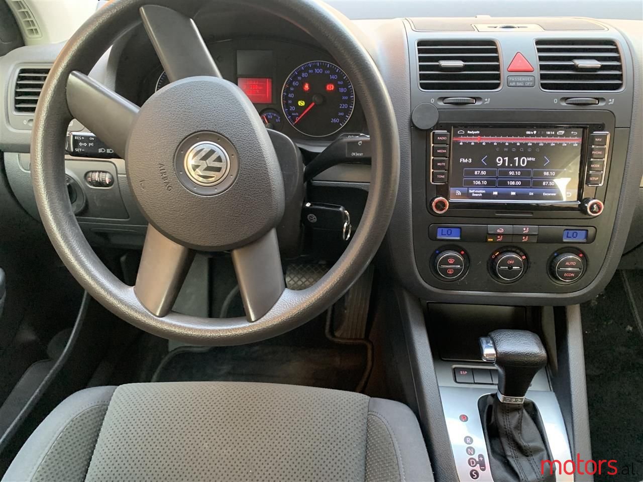 2005' Volkswagen Golf photo #5