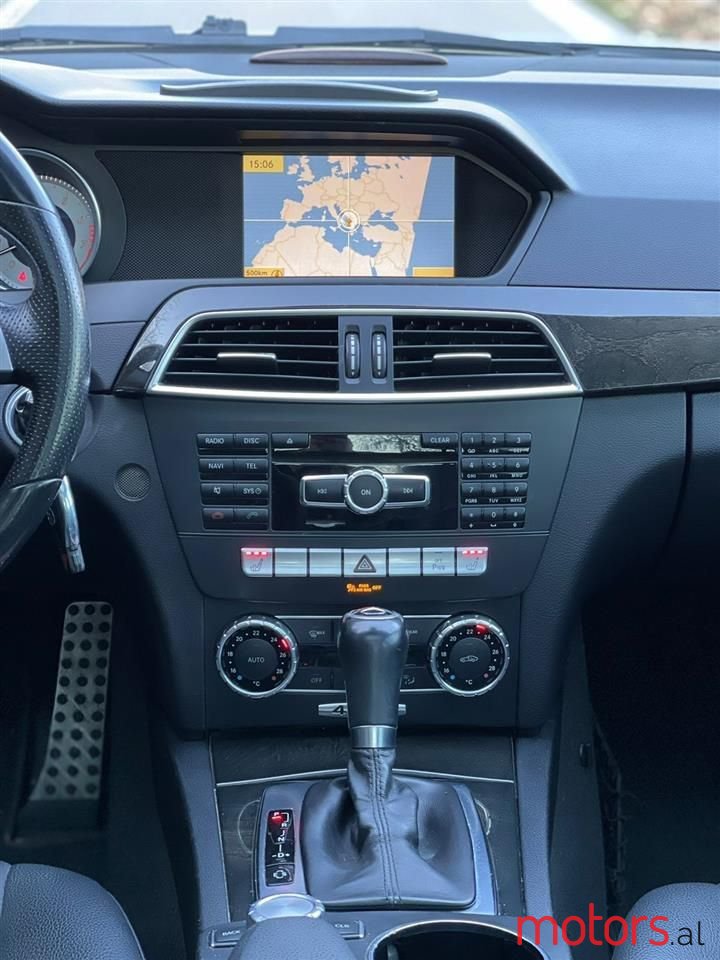 2012' Mercedes-Benz C 300 photo #4