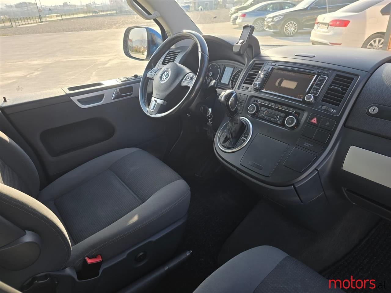 2011' Volkswagen T6 Multivan photo #6