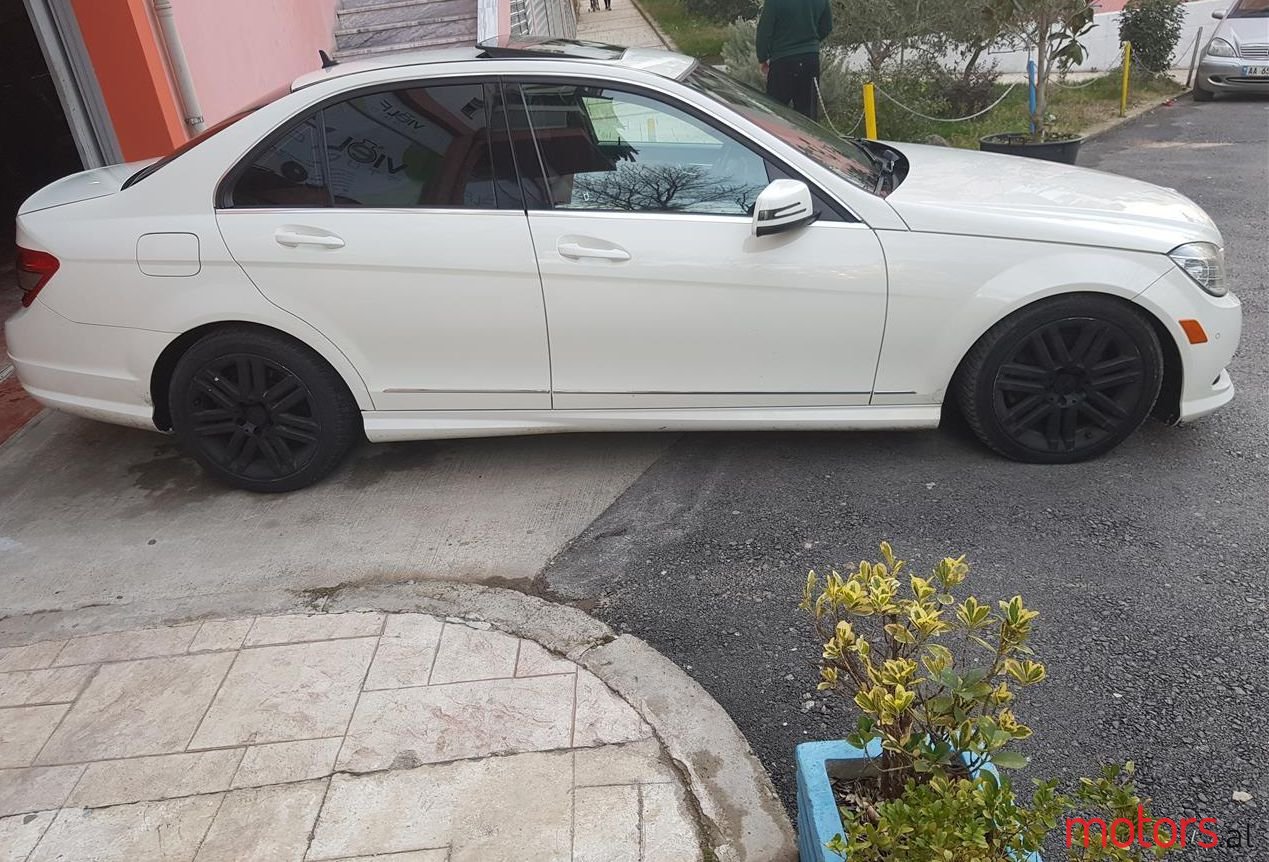 2011' Mercedes-Benz C 250 photo #1