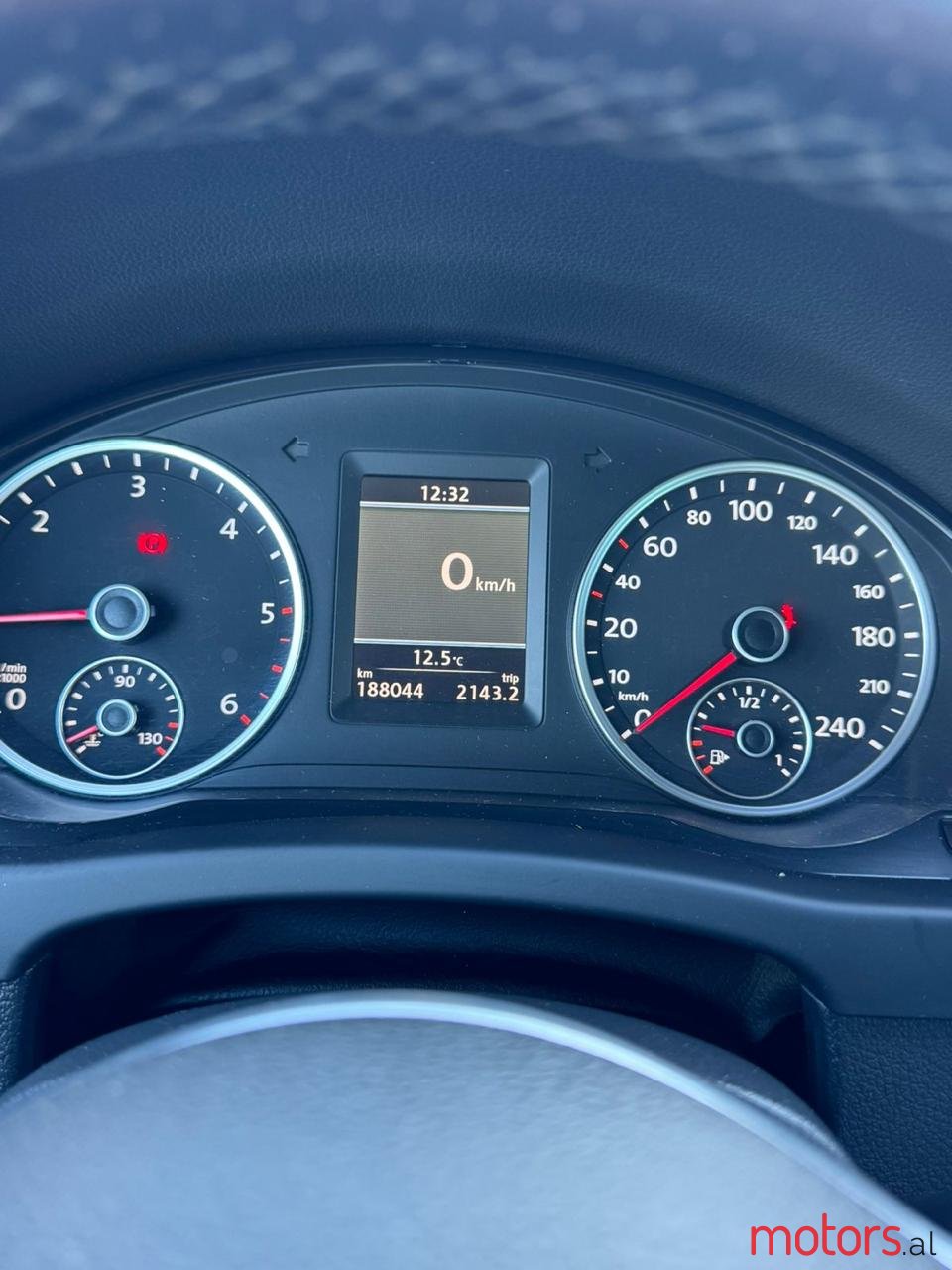 2012' Volkswagen Tiguan R-Line photo #3