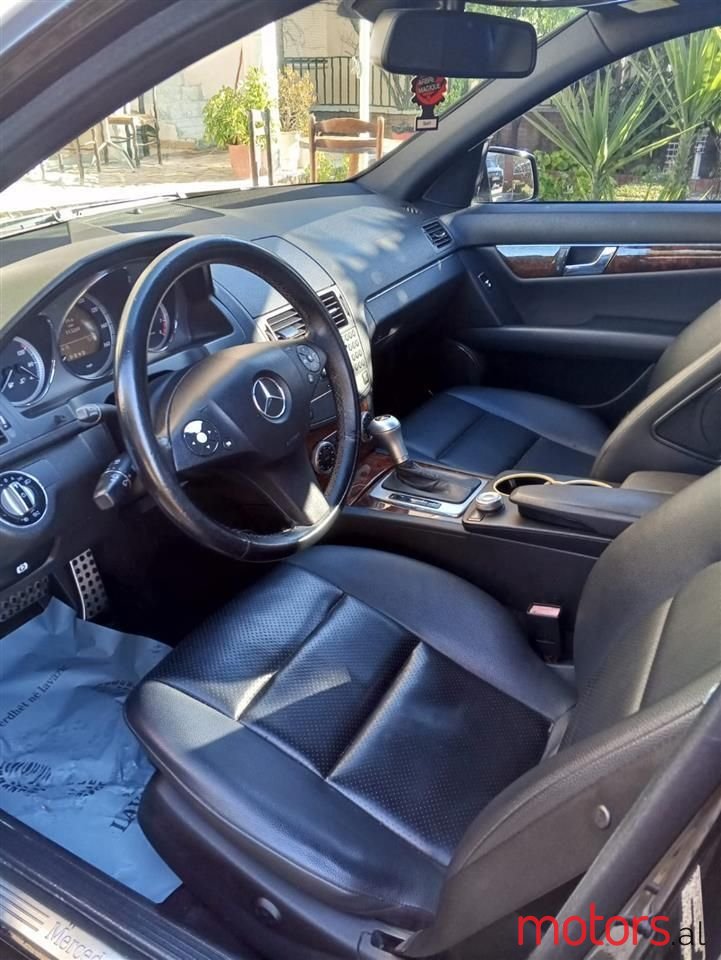 2011' Mercedes-Benz C 300 photo #6