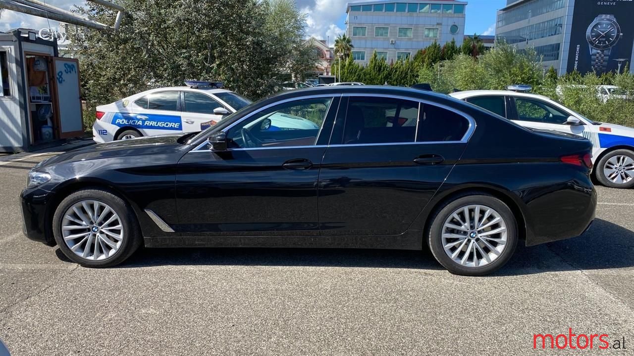 2022' BMW 520 photo #3