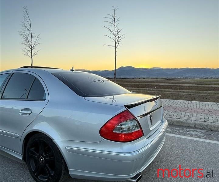 2008' Mercedes-Benz E 230 photo #4