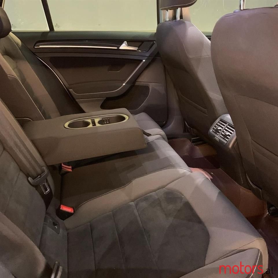 2014' Volkswagen Golf photo #5