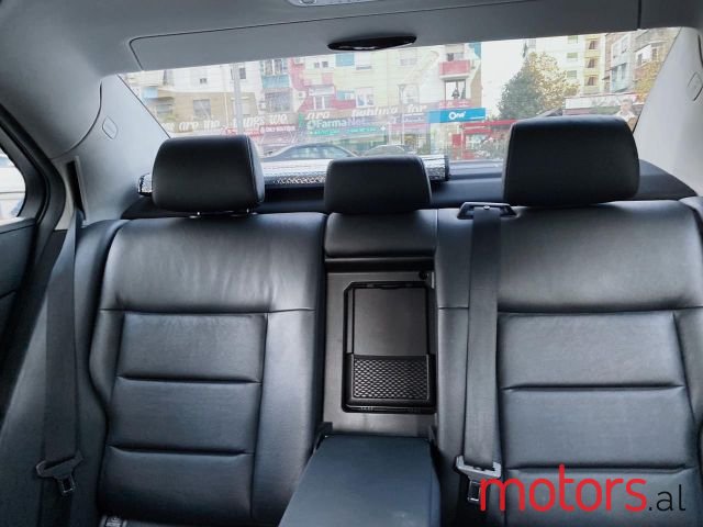 2009' Mercedes-Benz E-Class photo #4