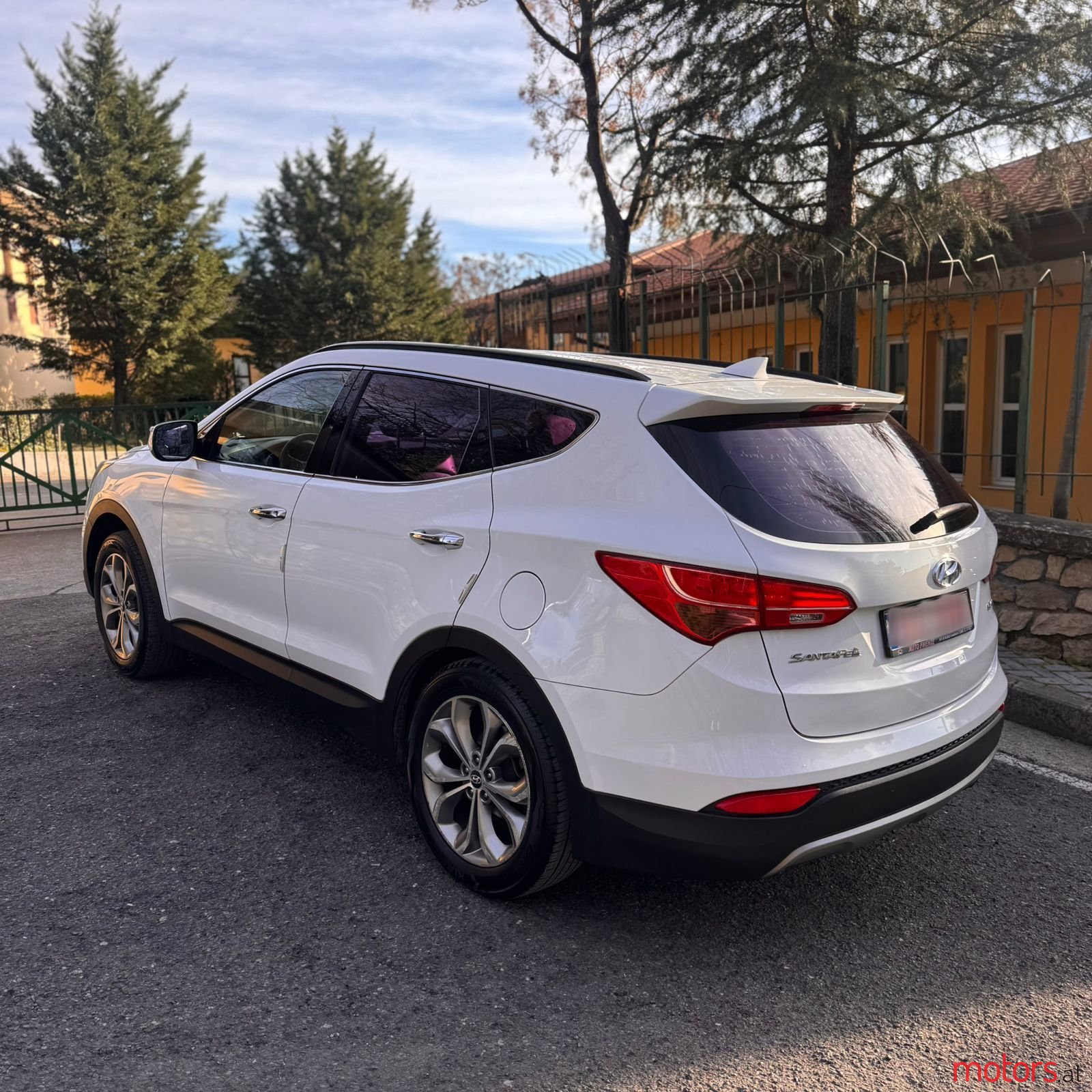 2013' Hyundai Santa Fe photo #3