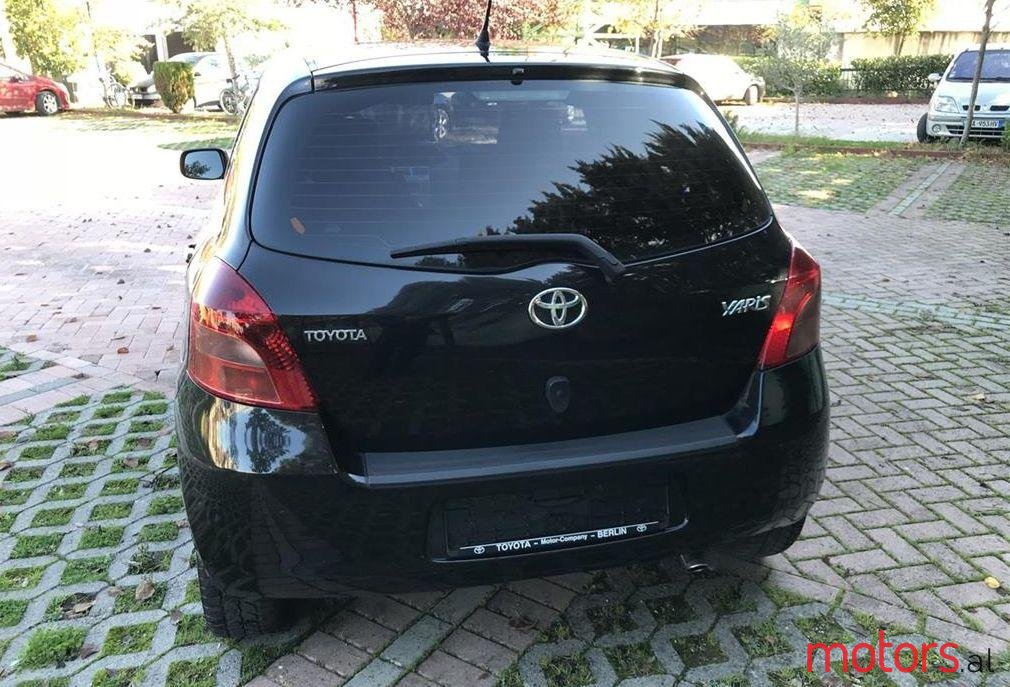 2006' Toyota Yaris photo #2