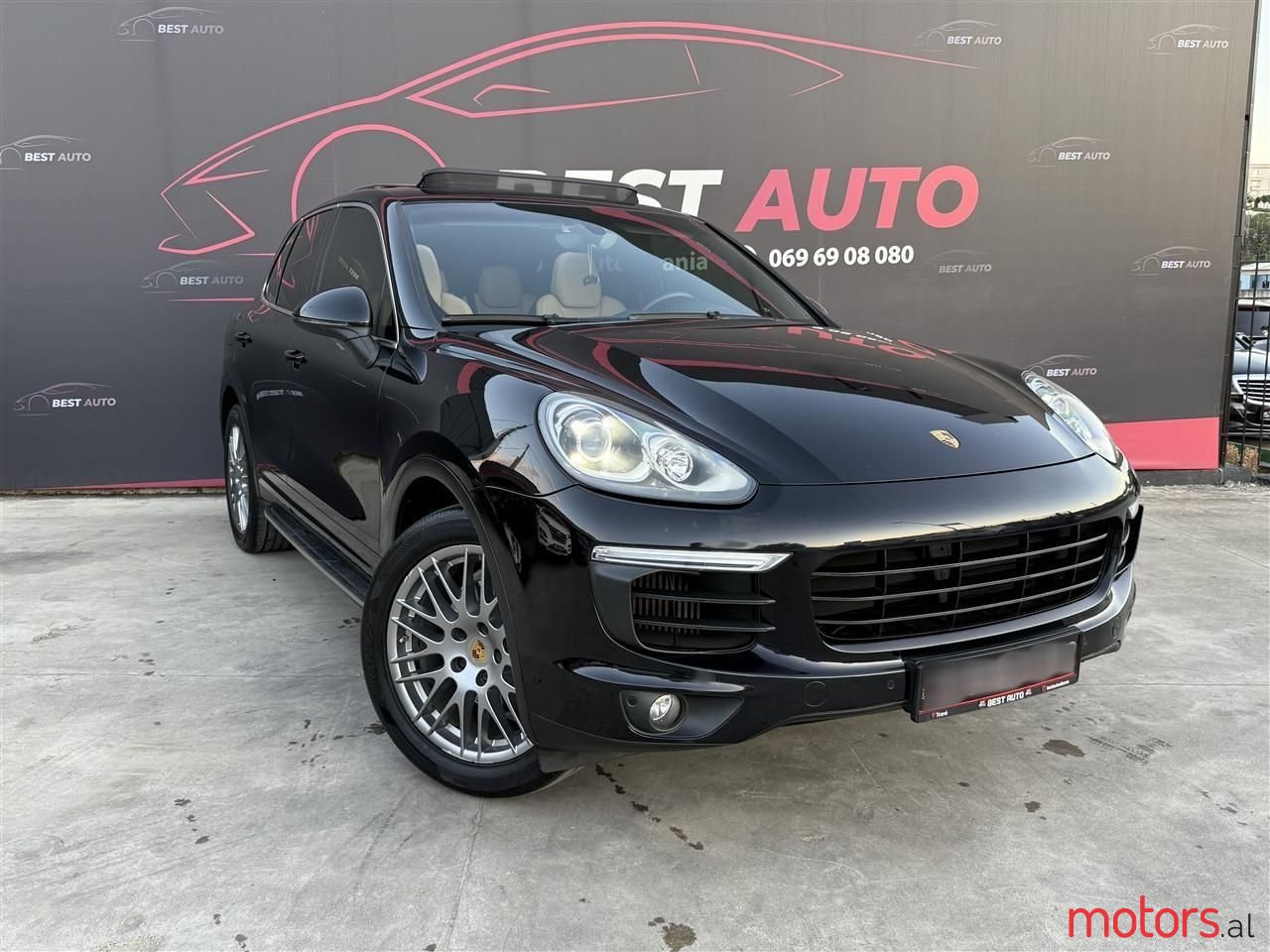 2015' Porsche Cayenne photo #1