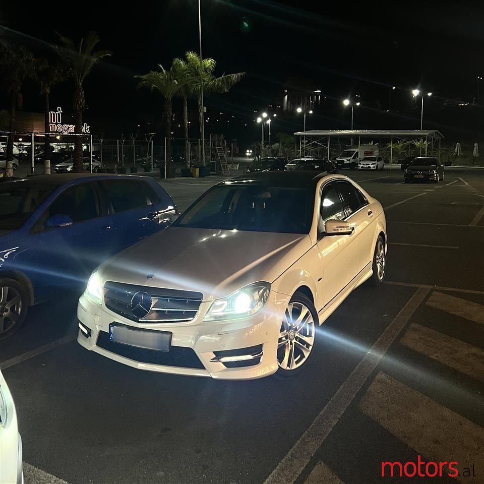 2012' Mercedes-Benz C 220 photo #2