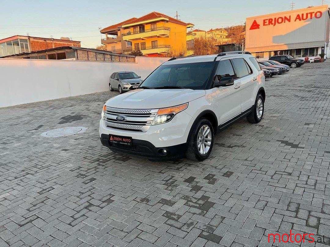 2011' Ford Explorer photo #1