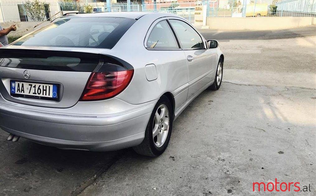 2004' Mercedes-Benz C 220 photo #3