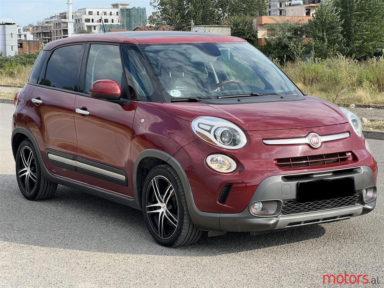 2014' Fiat 500L photo #2