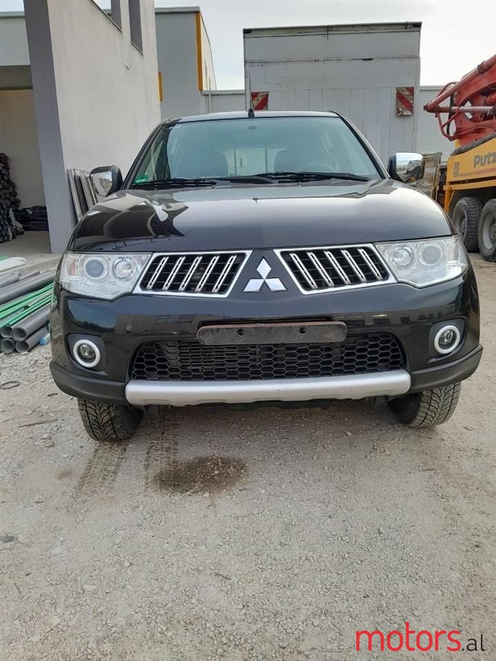 2014' Mitsubishi L200 photo #2