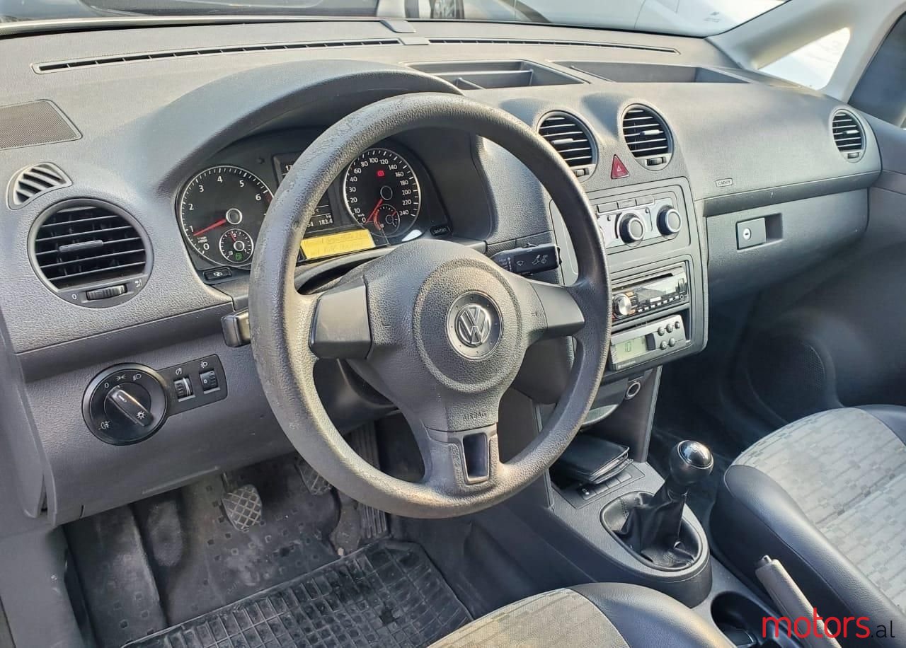 2012' Volkswagen Caddy photo #4