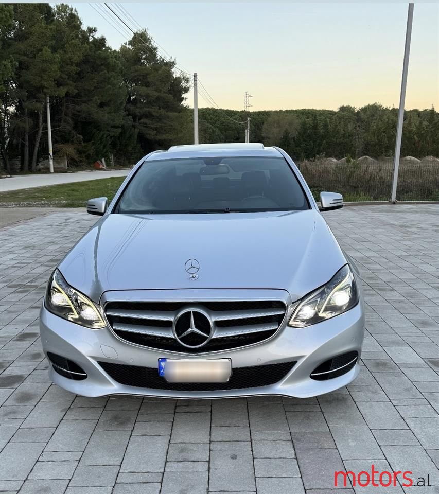 2014' Mercedes-Benz E 220 photo #1