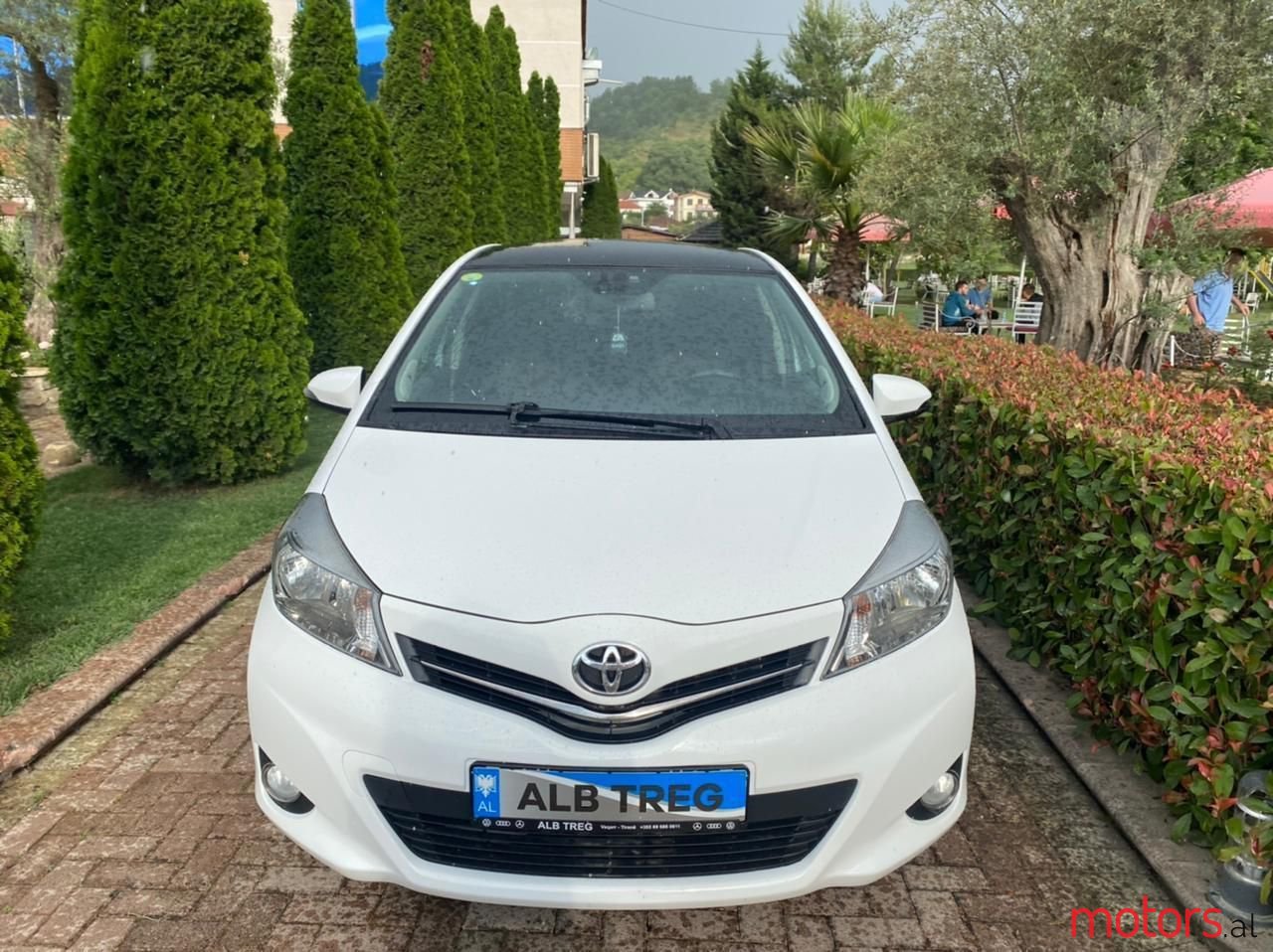 2013' Toyota Yaris photo #3