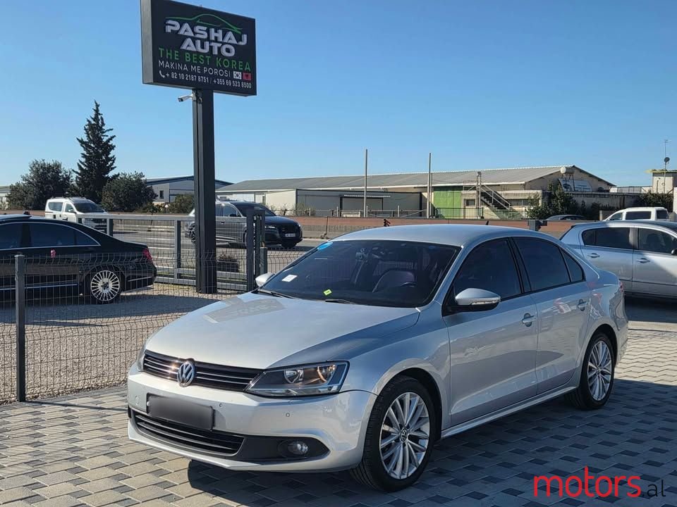 2012' Volkswagen Jetta photo #1