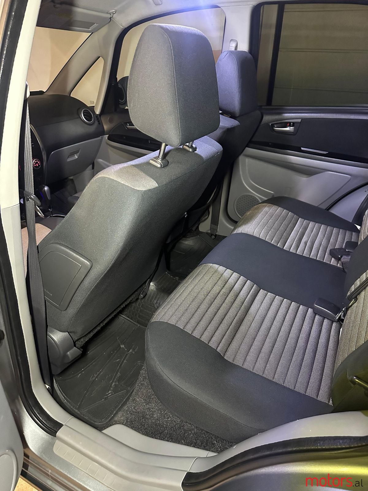 2008' Suzuki SX4 photo #6