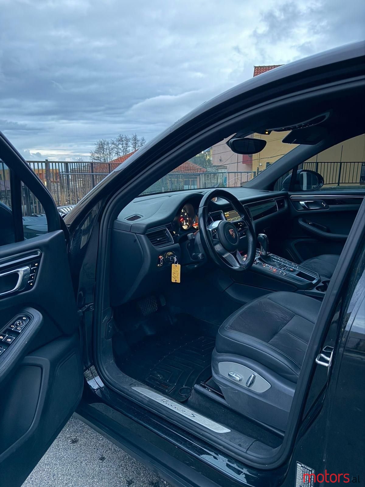 2016' Porsche Macan photo #4