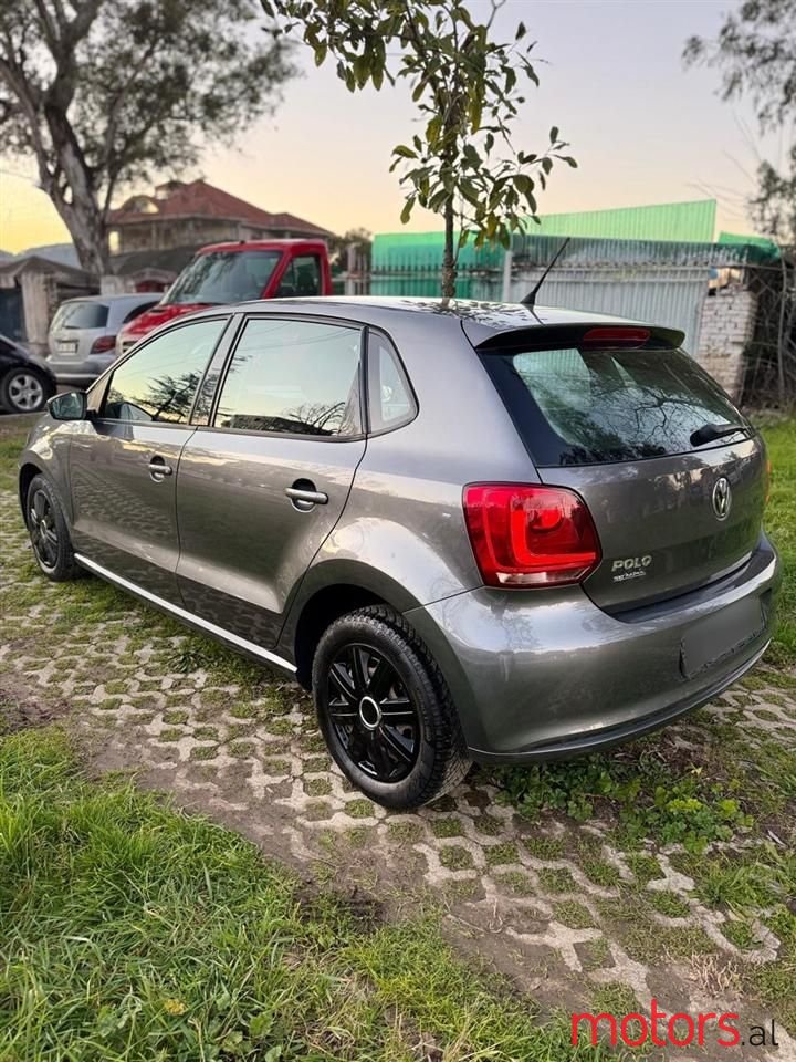 2010' Volkswagen Polo photo #3