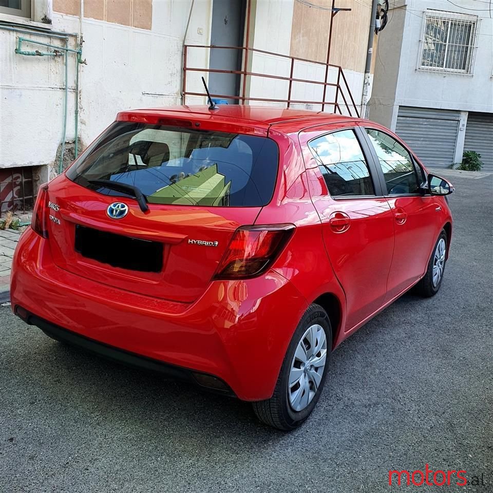 2017' Toyota Yaris photo #6