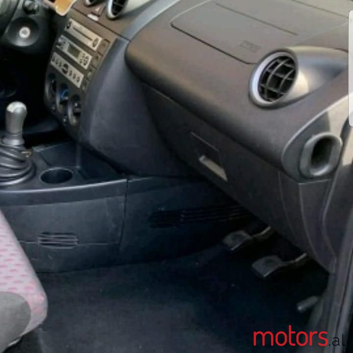 2007' Ford Fiesta photo #2