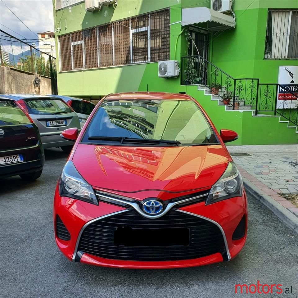 2017' Toyota Yaris photo #3