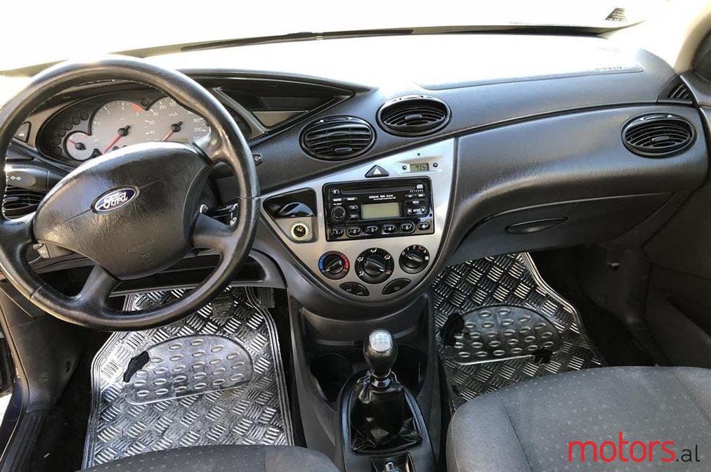 2004' Ford Focus photo #5