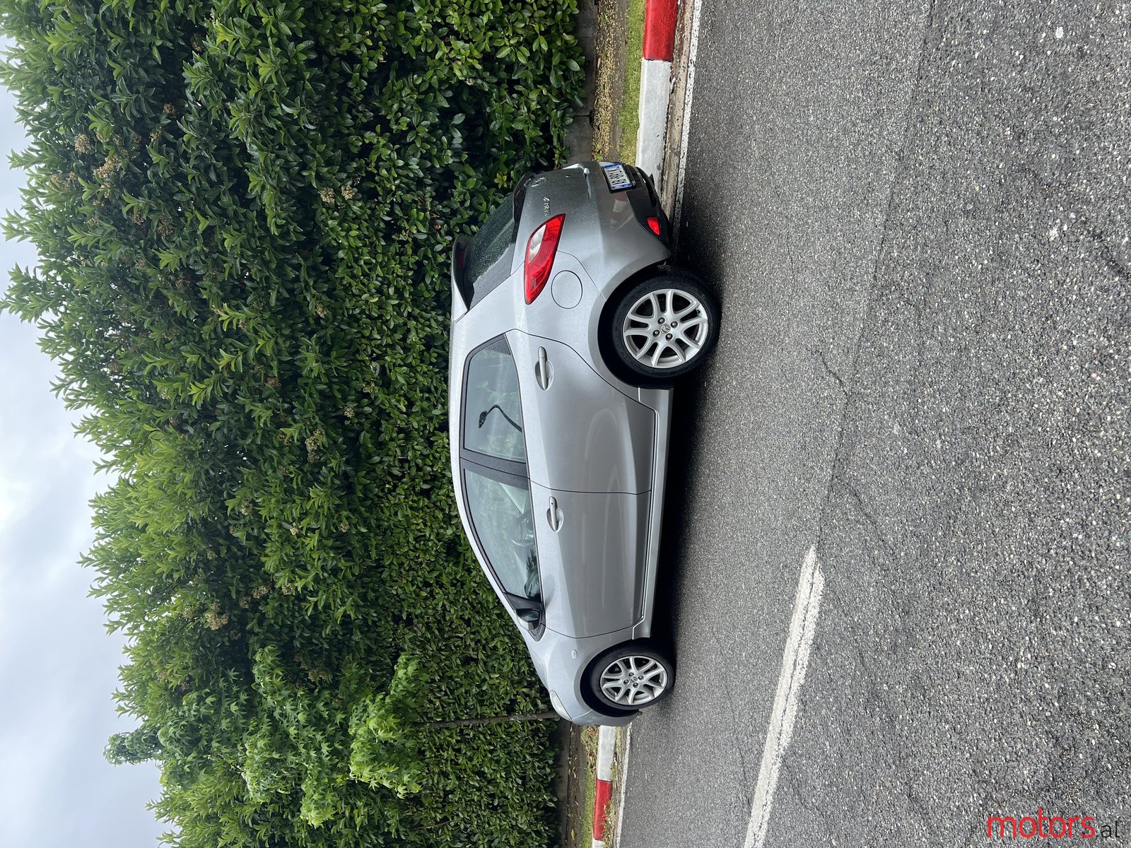 2011' Mazda 2 photo #3