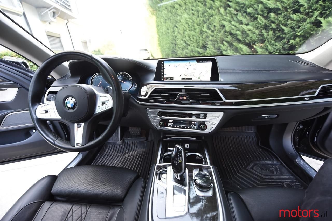 2017' BMW 750 photo #5