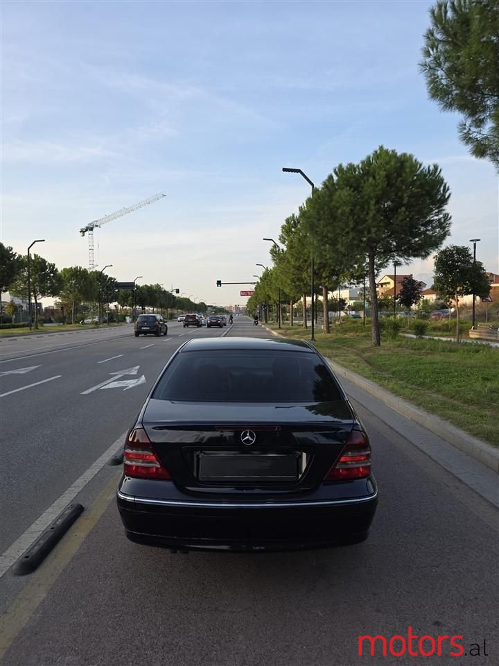 2005' Mercedes-Benz 220 photo #6