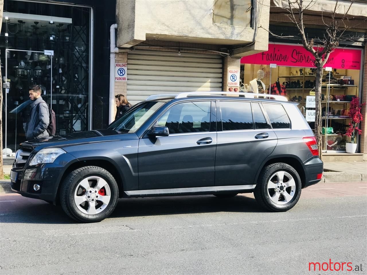 2009' Mercedes-Benz 220 photo #1