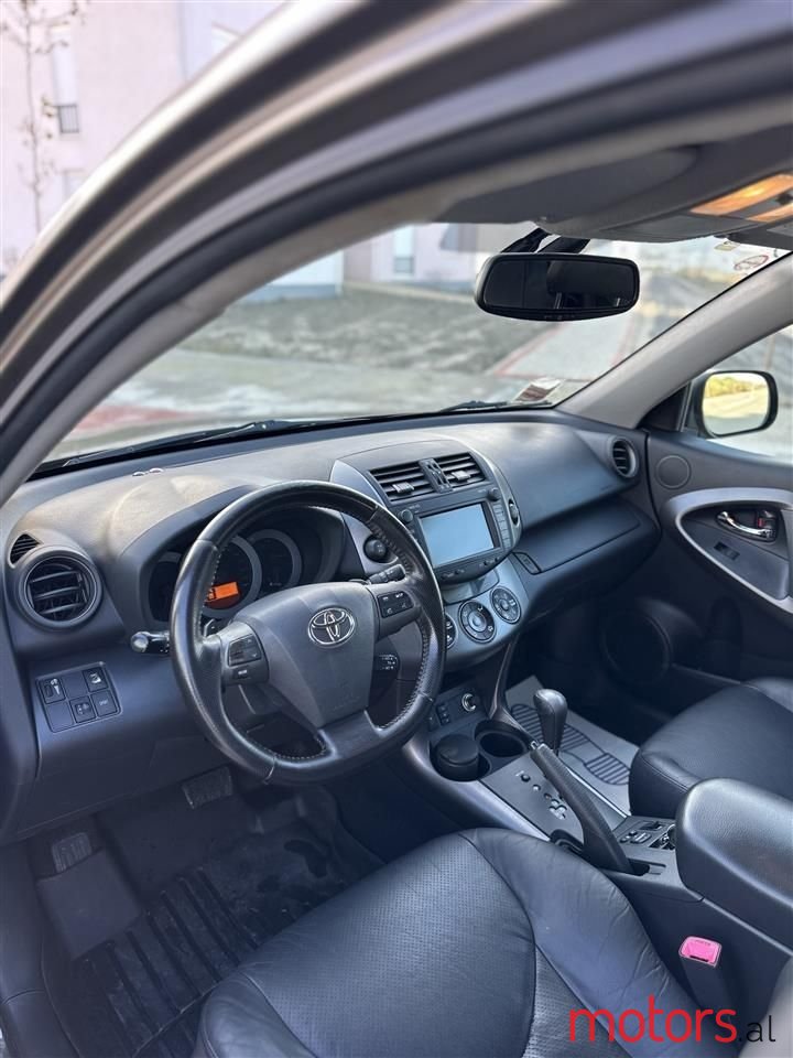 2010' Toyota RAV4 photo #2