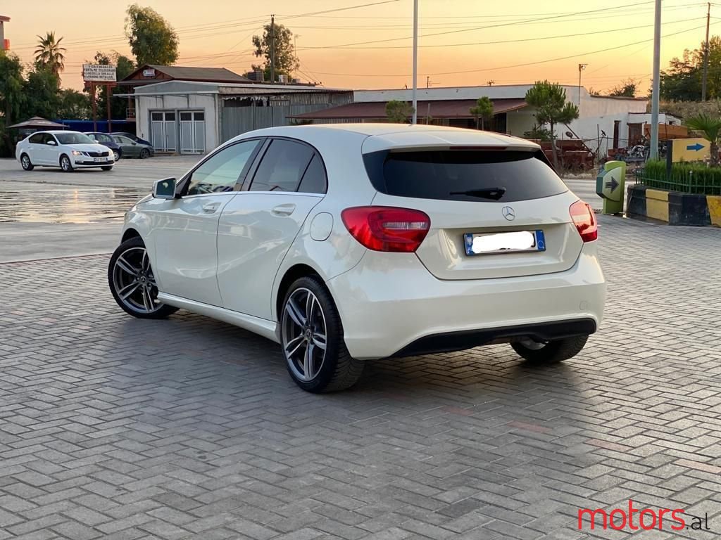 2013' Mercedes-Benz A 180 photo #3