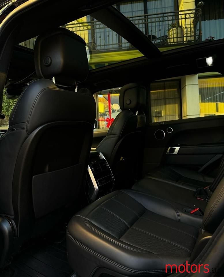 2019' Land Rover Range Rover Sport photo #4