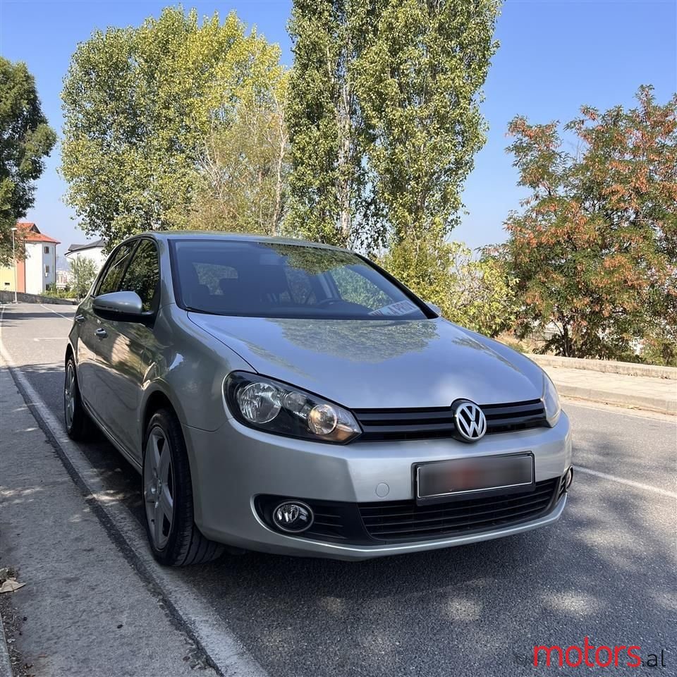 2011' Volkswagen Golf photo #6