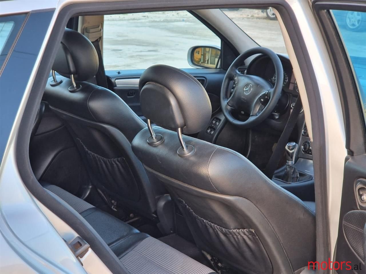 2004' Mercedes-Benz C 220 photo #4