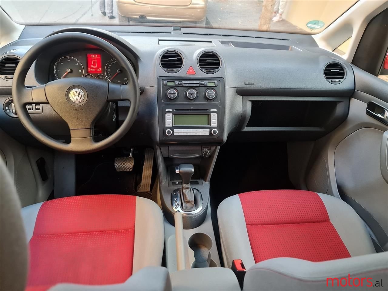 2009' Volkswagen Caddy photo #5