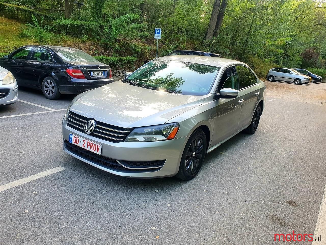 2013' Volkswagen Passat photo #3
