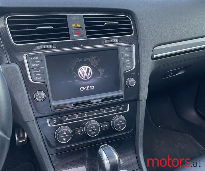 2014' Volkswagen Golf photo #5