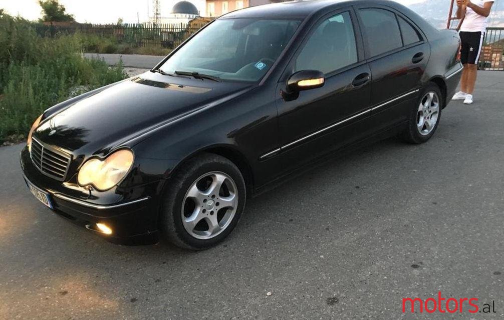 2001' Mercedes-Benz 220 photo #1