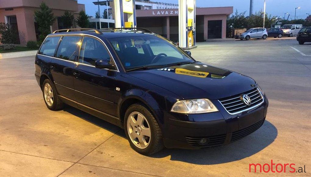 2002' Volkswagen Passat photo #4