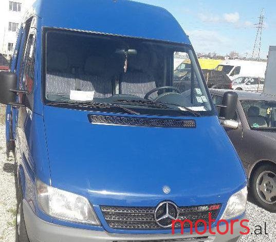 2003' Mercedes-Benz Furgon photo #1