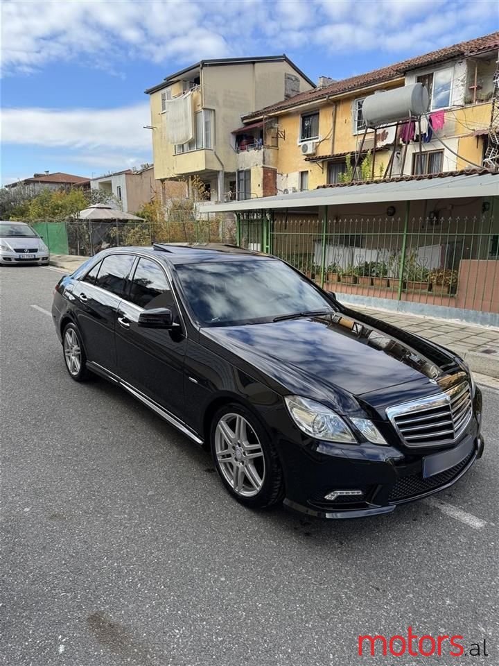 2012' Mercedes-Benz E 350 photo #1