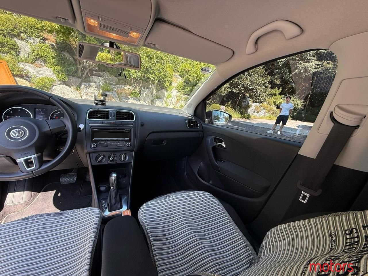 2013' Volkswagen Polo photo #3