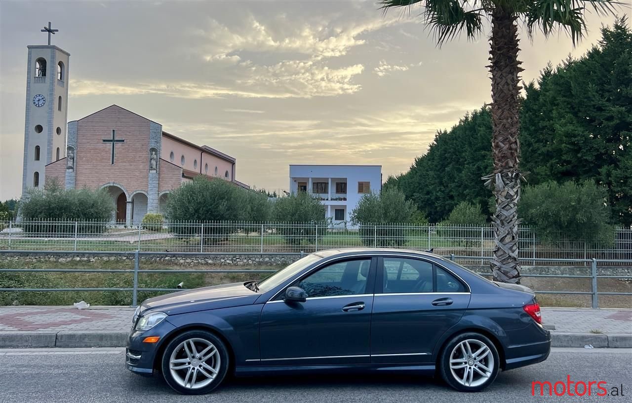 2013' Mercedes-Benz C 250 photo #4