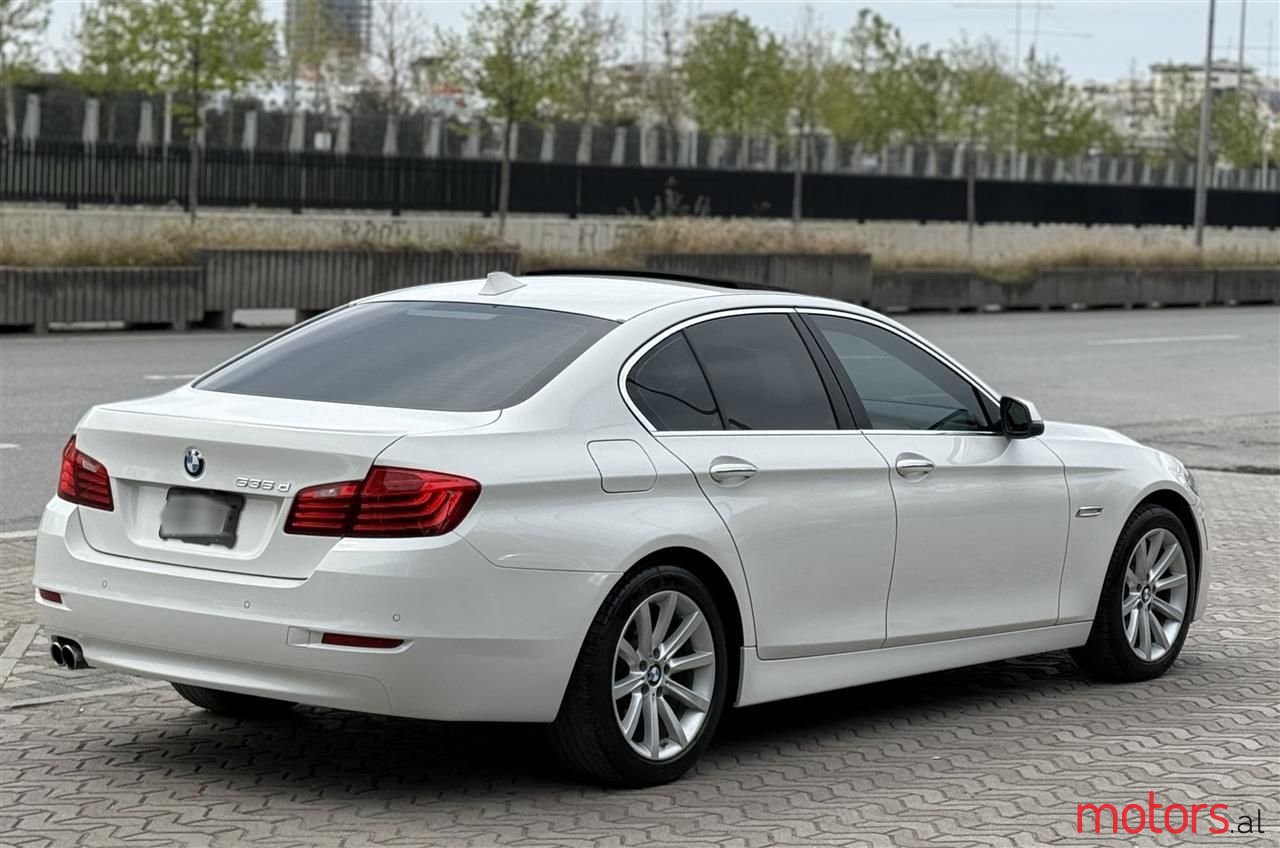 2015' BMW 535 photo #6