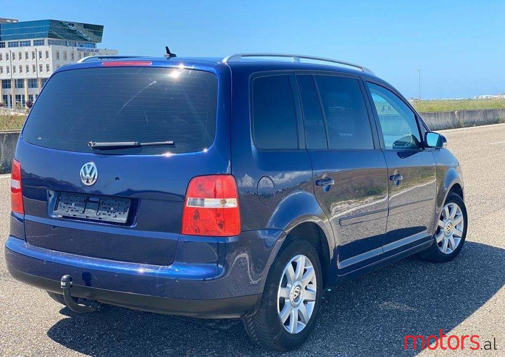2006' Volkswagen Touran photo #1