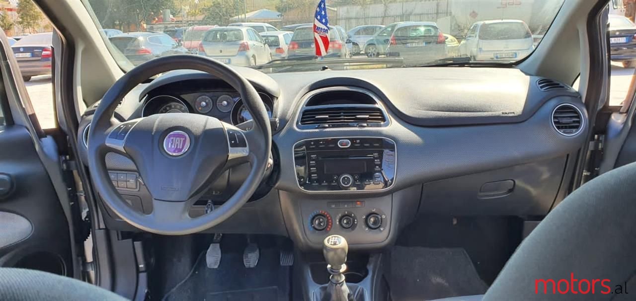 2010' Fiat Punto Evo photo #5